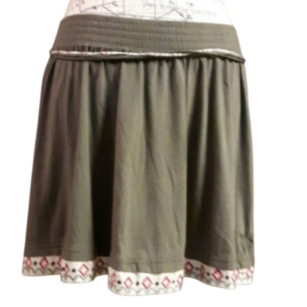size M Garage green tie up elastic waist skirt